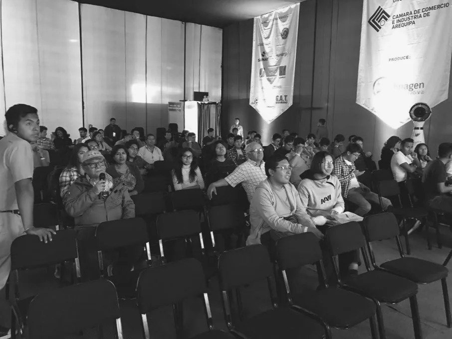 Público sentado en el auditorio